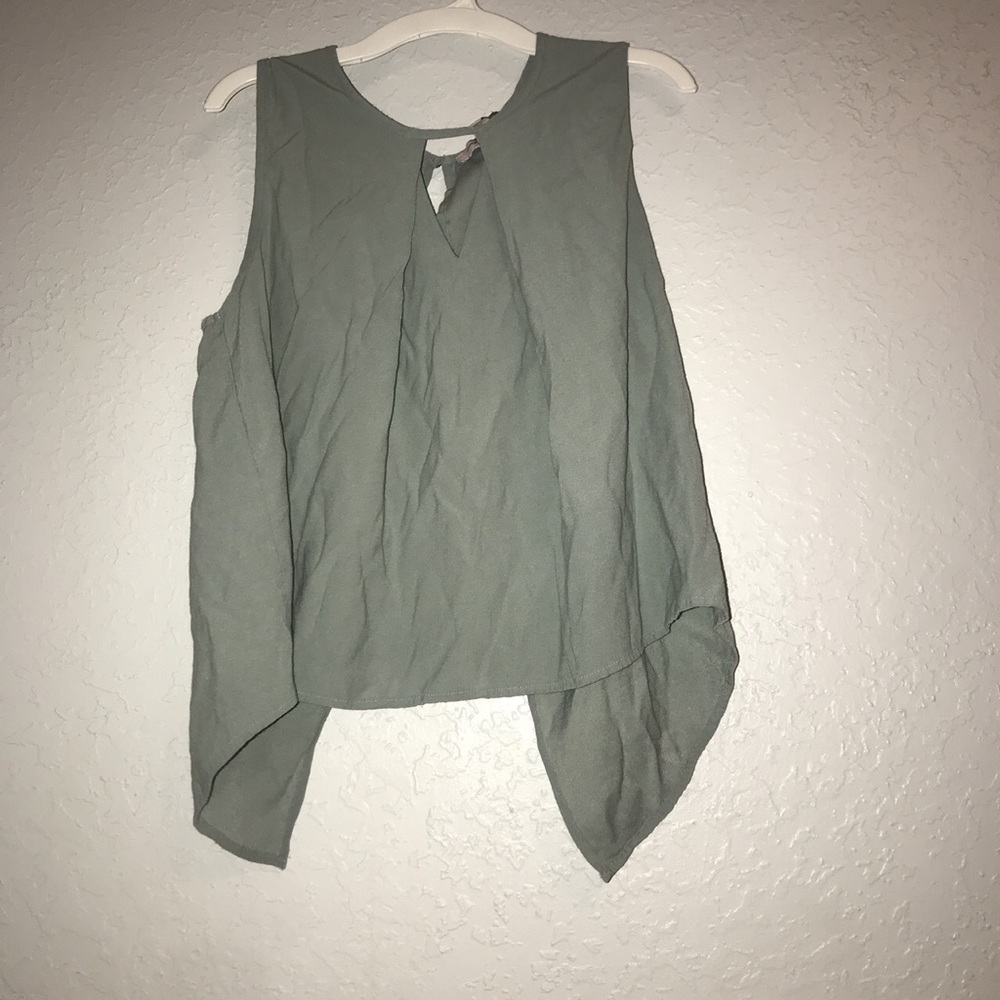 Backless shirt - Picture 2 of 2